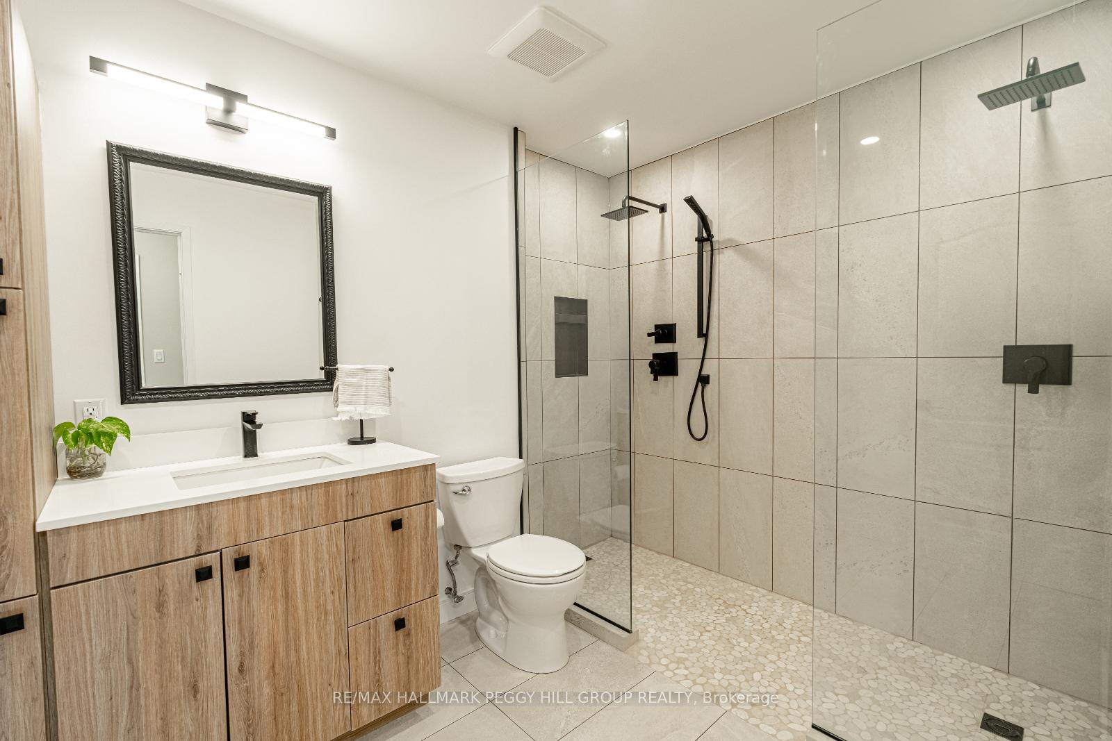 Photo 12 of Unit 501, 2 Toronto Street, Barrie, City Centre — HOMEH