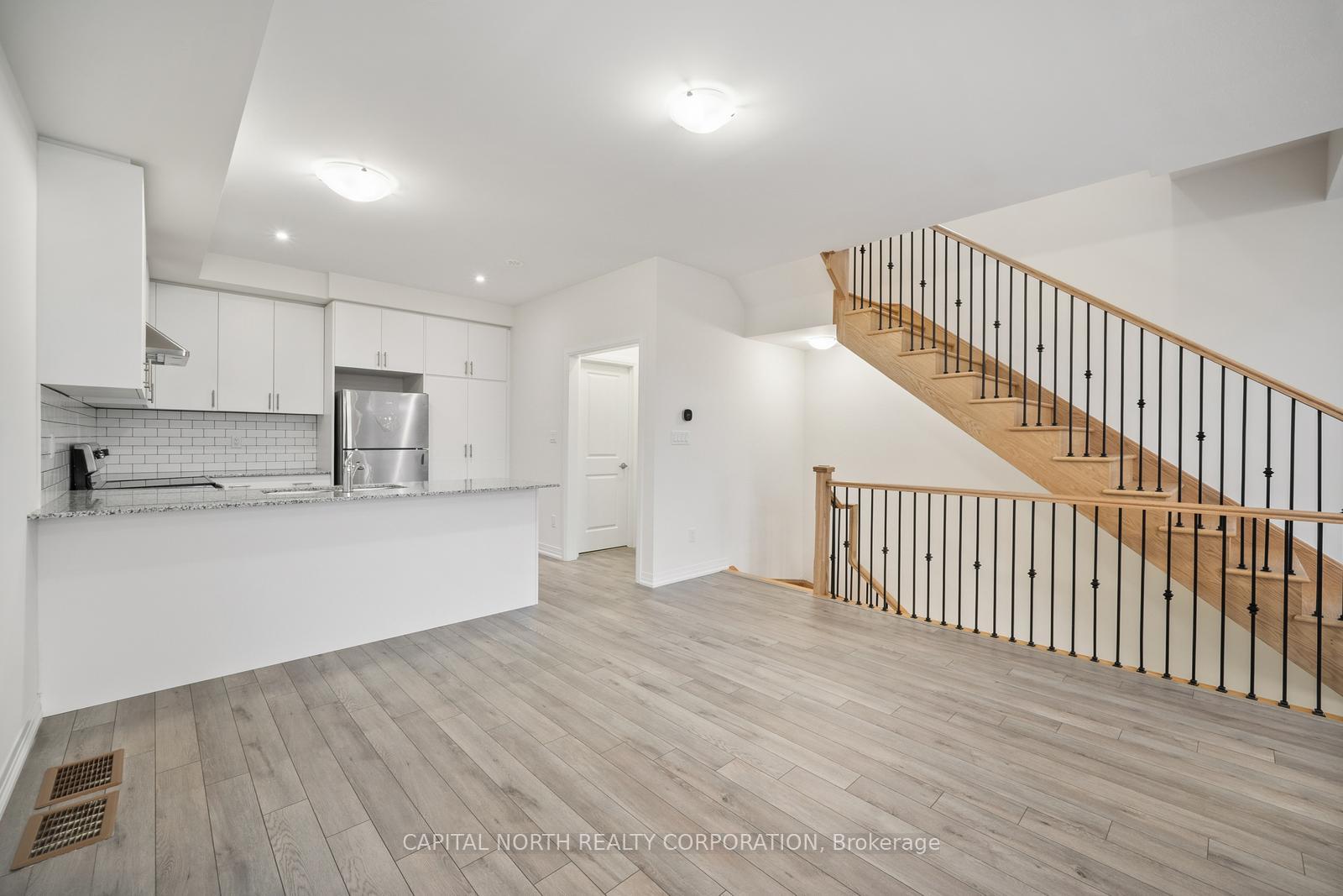 Photo 20 of 142 Turnberry Lane, Barrie, Painswick South — HOMEH