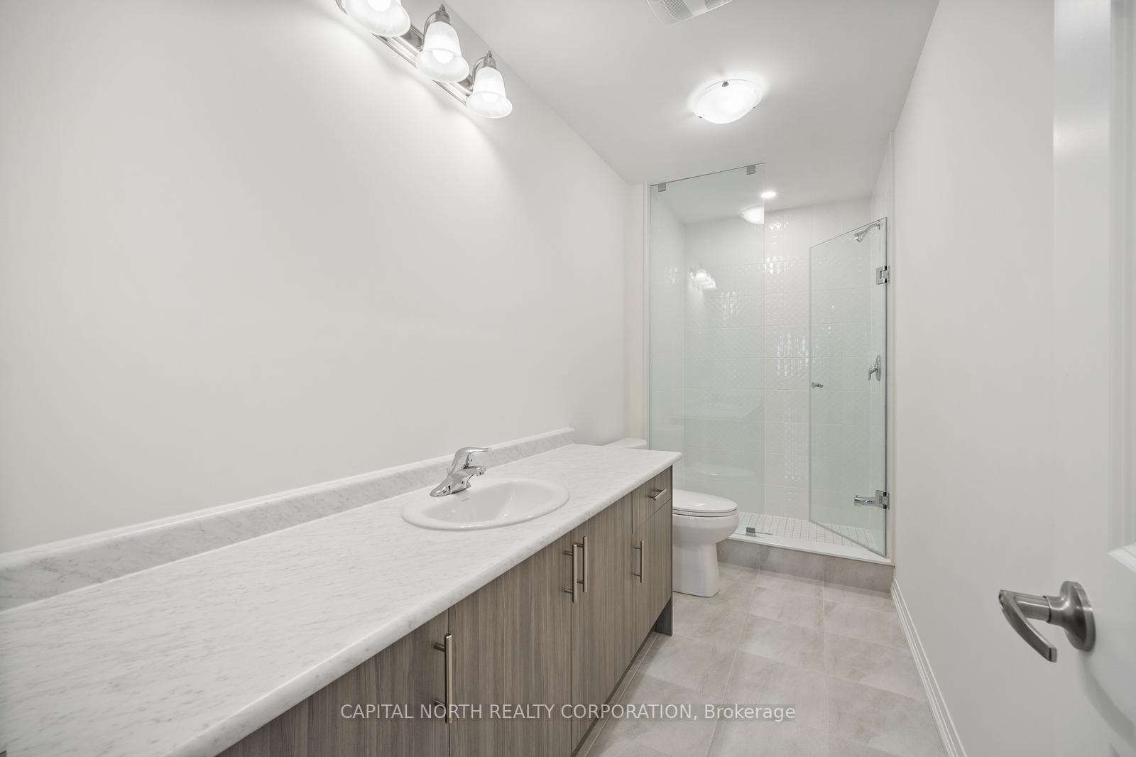 Photo 32 of 142 Turnberry Lane, Barrie, Painswick South — HOMEH