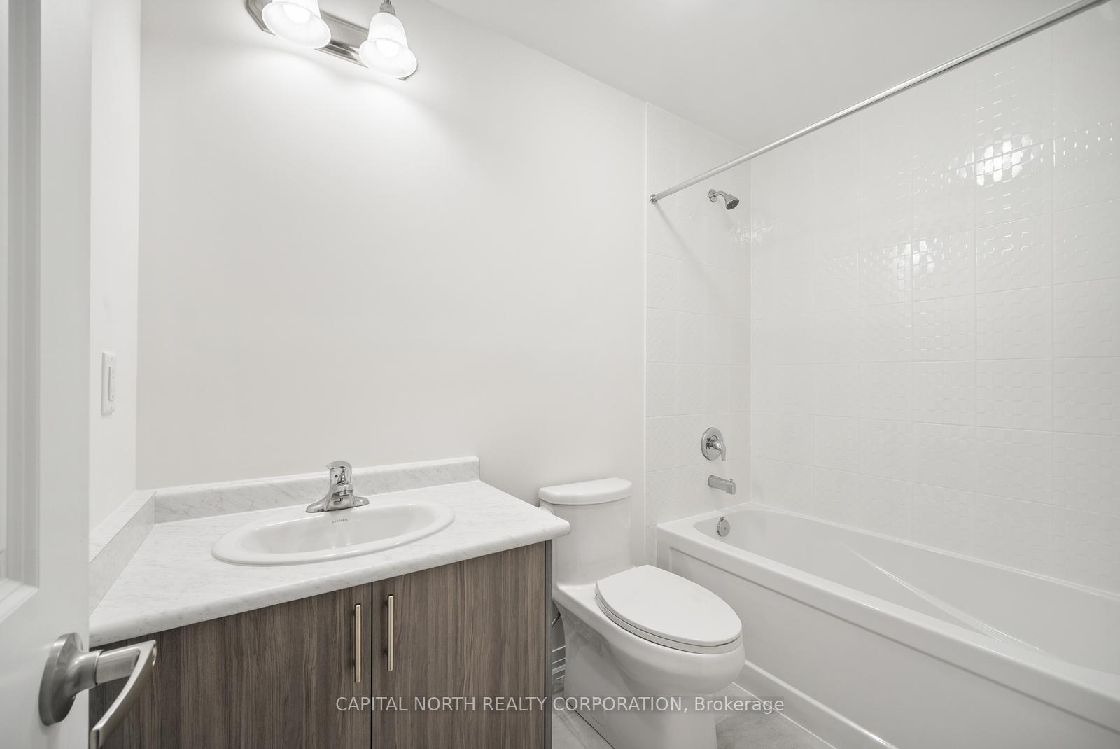 Photo 37 of 142 Turnberry Lane, Barrie, Painswick South — HOMEH