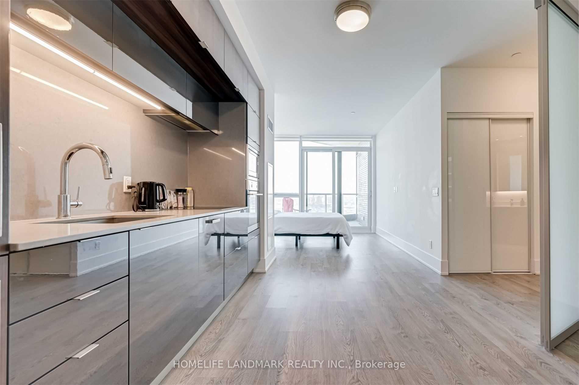 Photo 19 of Unit Ph21, 1 Edgewater Drive, Toronto, Waterfront Communities — HOMEH