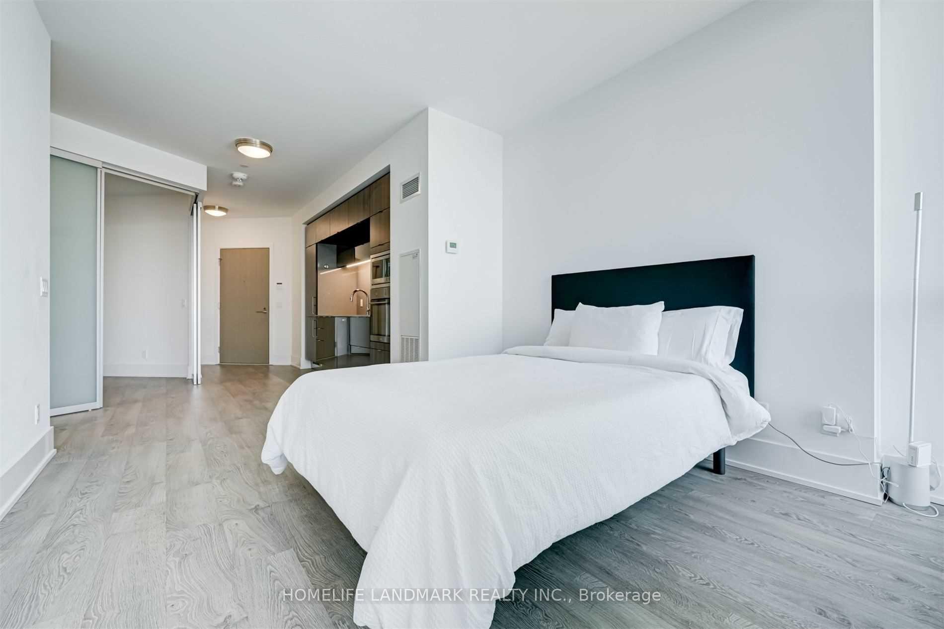 Photo 2 of Unit Ph21, 1 Edgewater Drive, Toronto, Waterfront Communities — HOMEH
