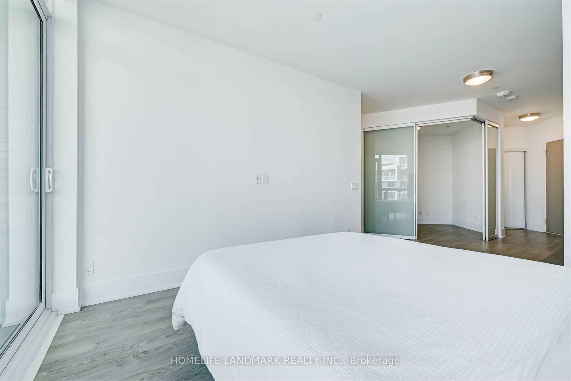 Photo 4 of Unit Ph21, 1 Edgewater Drive, Toronto, Waterfront Communities — HOMEH