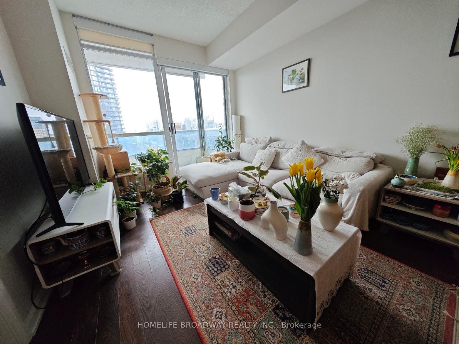 Photo 3 of Unit 2007, 500 Sherbourne Street, Toronto, North St. James Town — HOMEH