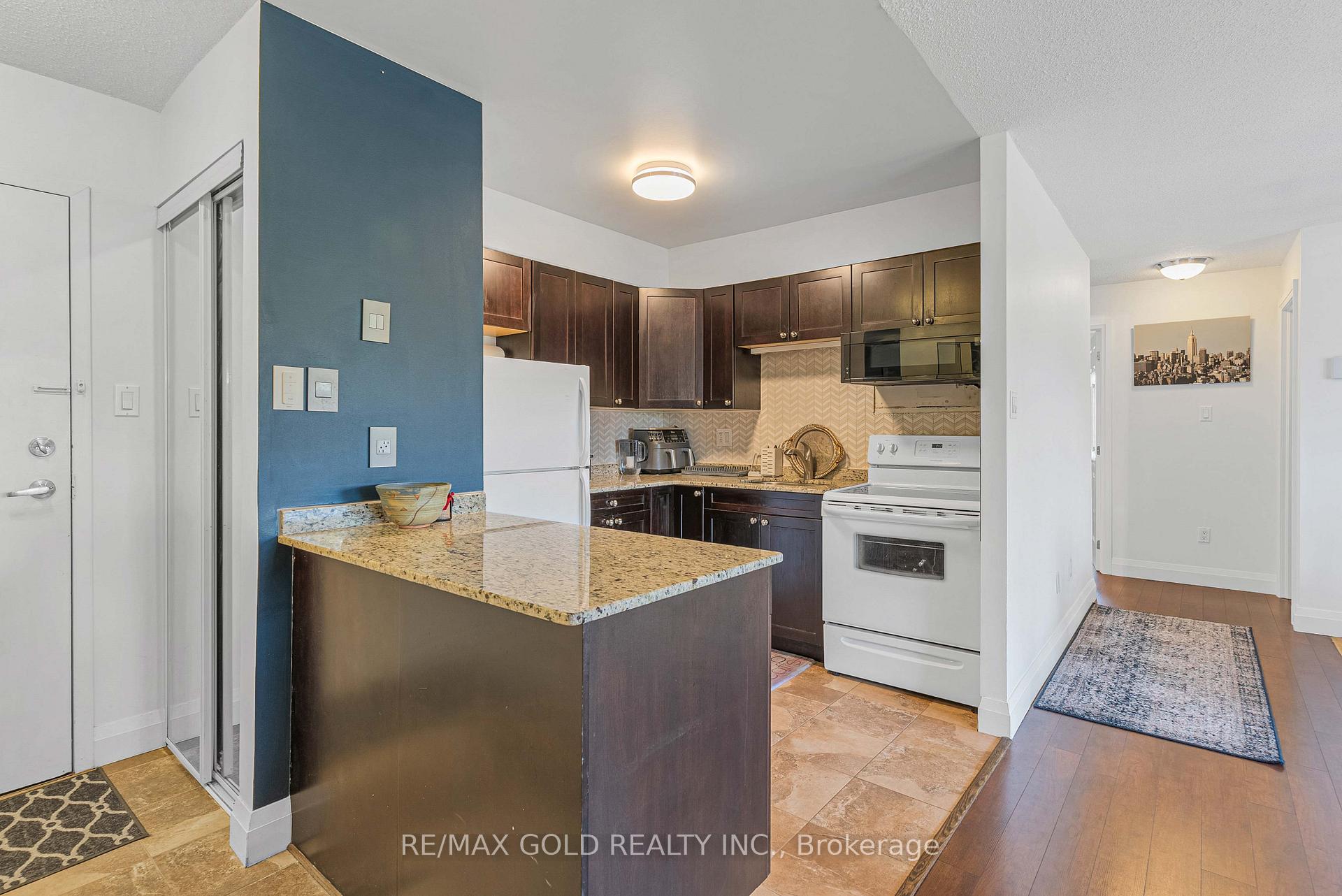 Photo 12 of Unit 302, 270 Eiwo Court, Waterloo — HOMEH