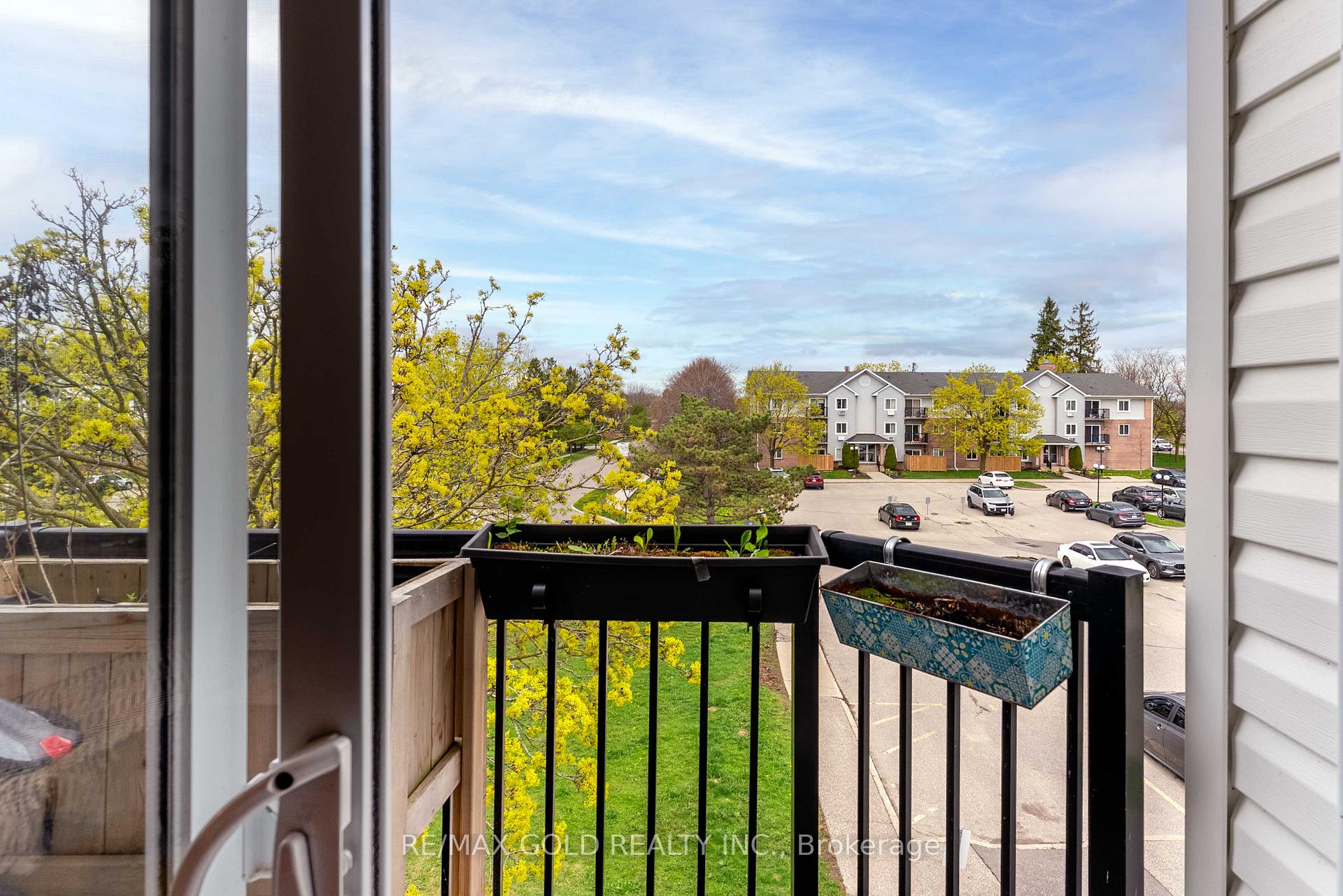 Photo 33 of Unit 302, 270 Eiwo Court, Waterloo — HOMEH