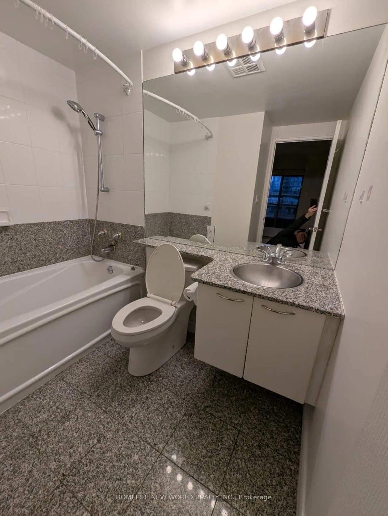 Photo 10 of Unit 2008, 55 Bloor Street E, Toronto, Church-Yonge Corridor — HOMEH