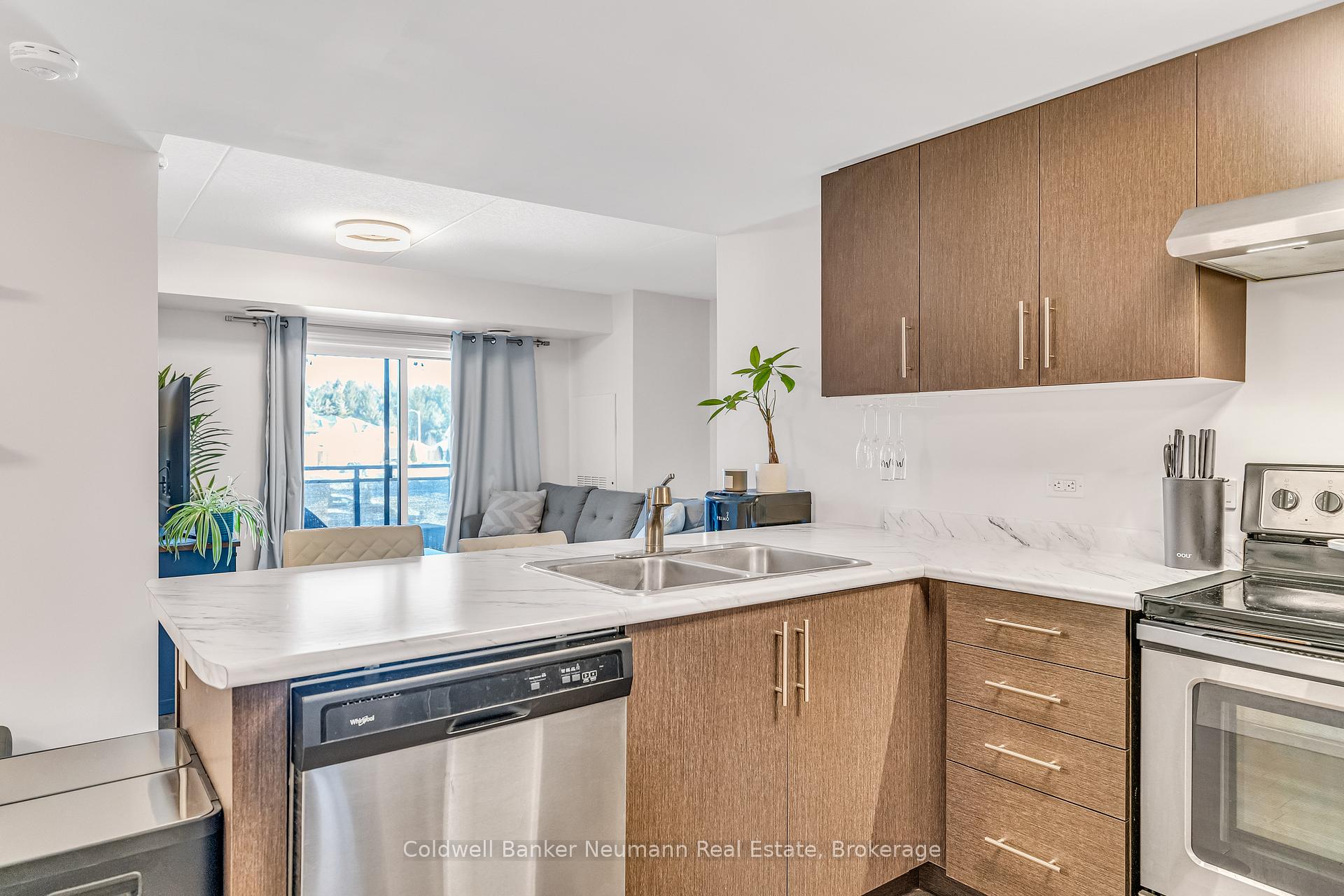 Photo 6 of Unit 205, 7 Kay Crescent, Guelph, Pineridge/Westminster Woods — HOMEH