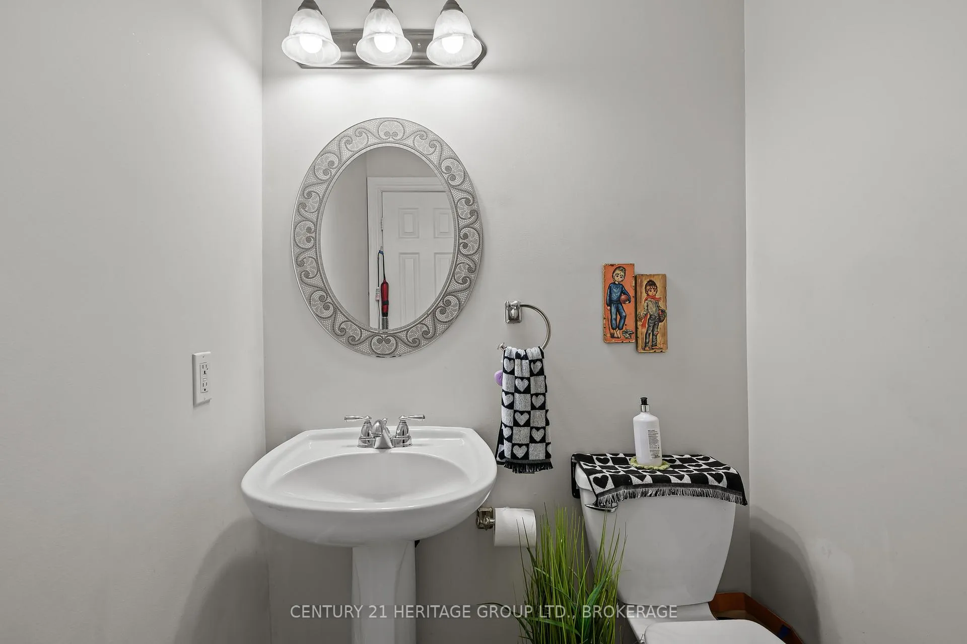 Photo 13 of Unit 29, 1098 King Street W, Kingston, Central City West — HOMEH