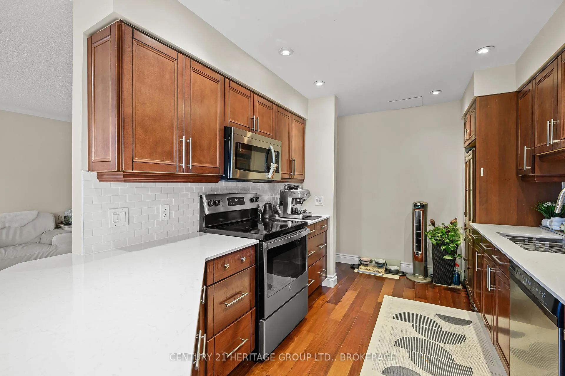 Photo 20 of Unit 29, 1098 King Street W, Kingston, Central City West — HOMEH