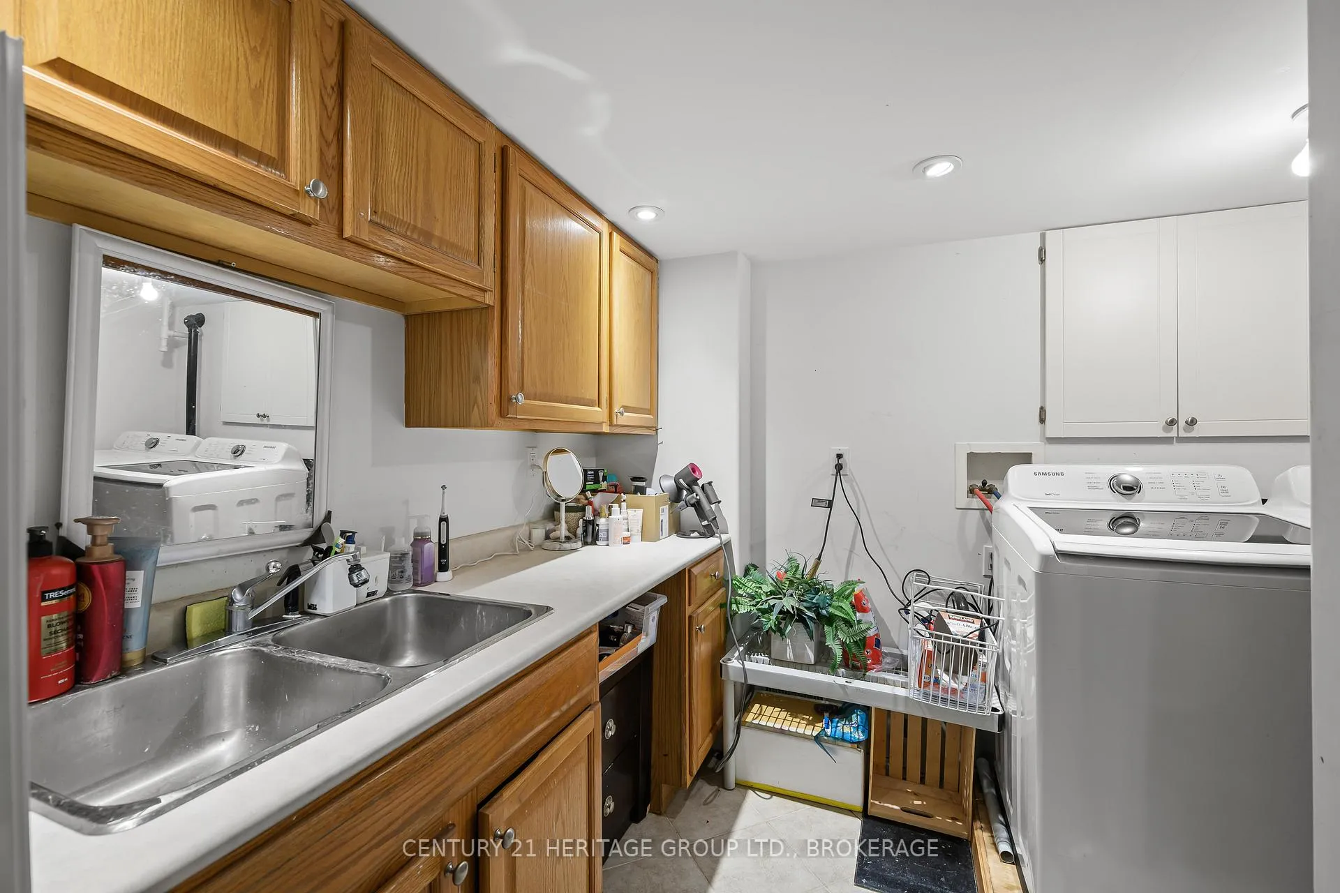 Photo 38 of Unit 29, 1098 King Street W, Kingston, Central City West — HOMEH