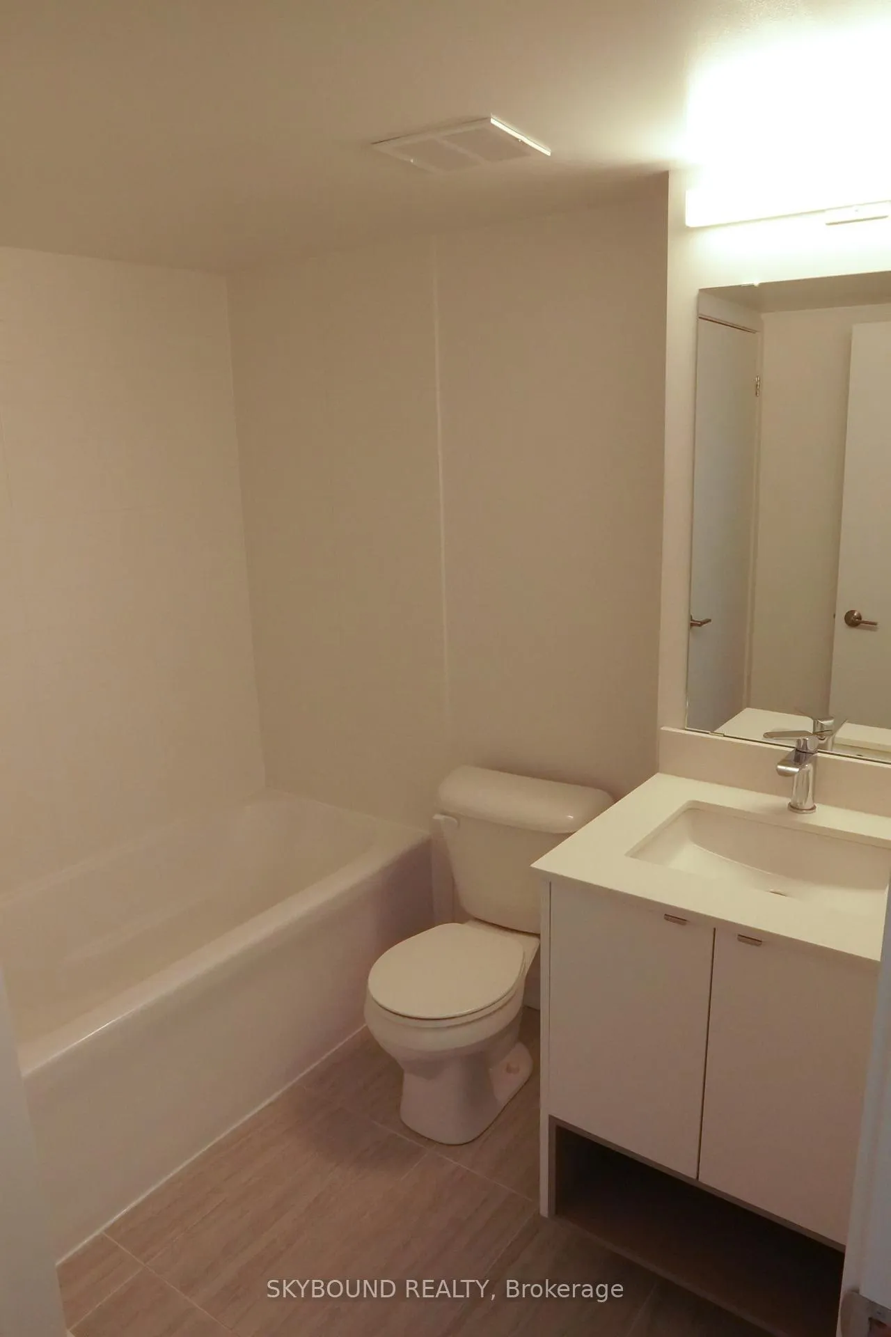 Photo 9 of Unit 47, 1121 Cooke Boulevard, Burlington, LaSalle — HOMEH