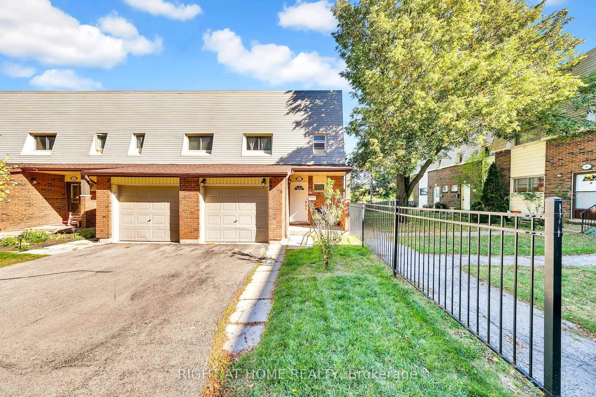 Front of Unit 6, 1460 Garth Street W