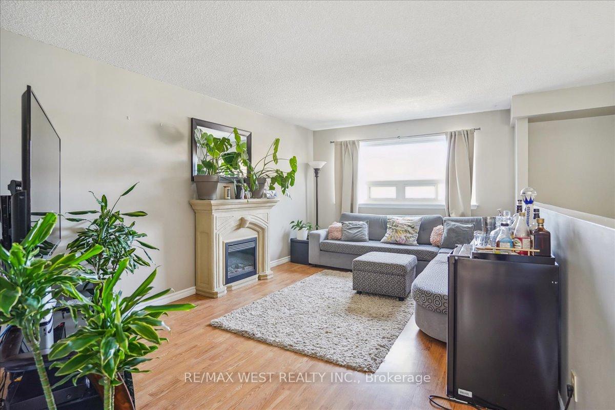 Photo 2 of Unit 52, 966 Adelaide Avenue E, Oshawa, Eastdale — HOMEH