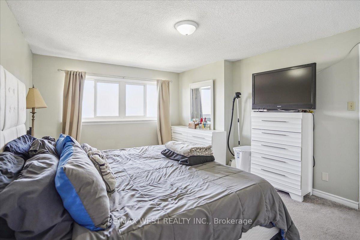 Photo 5 of Unit 52, 966 Adelaide Avenue E, Oshawa, Eastdale — HOMEH