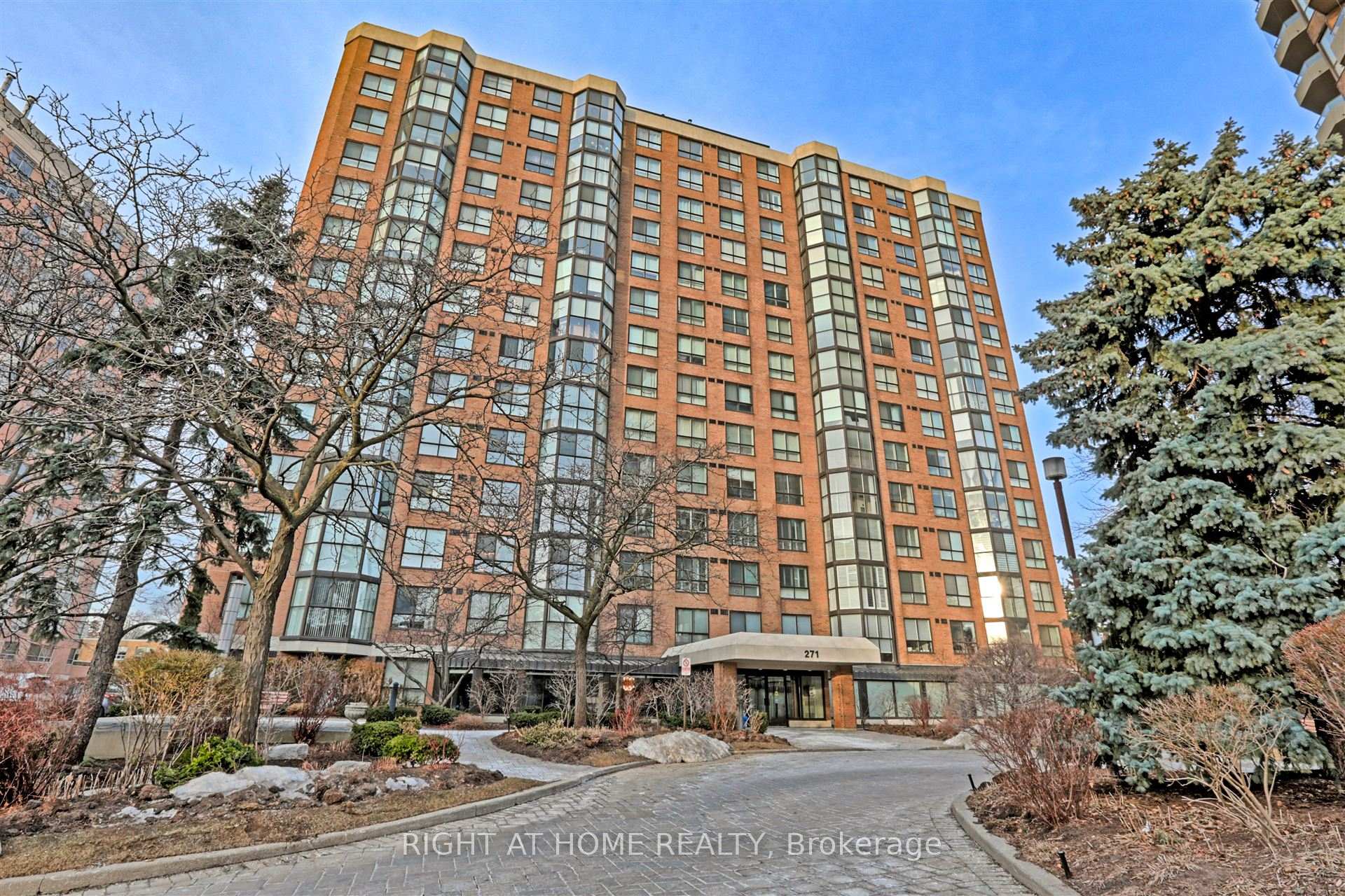 Photo 3 of Unit 305, 271 Ridley Boulevard, Toronto, Bedford Park-Nortown — HOMEH