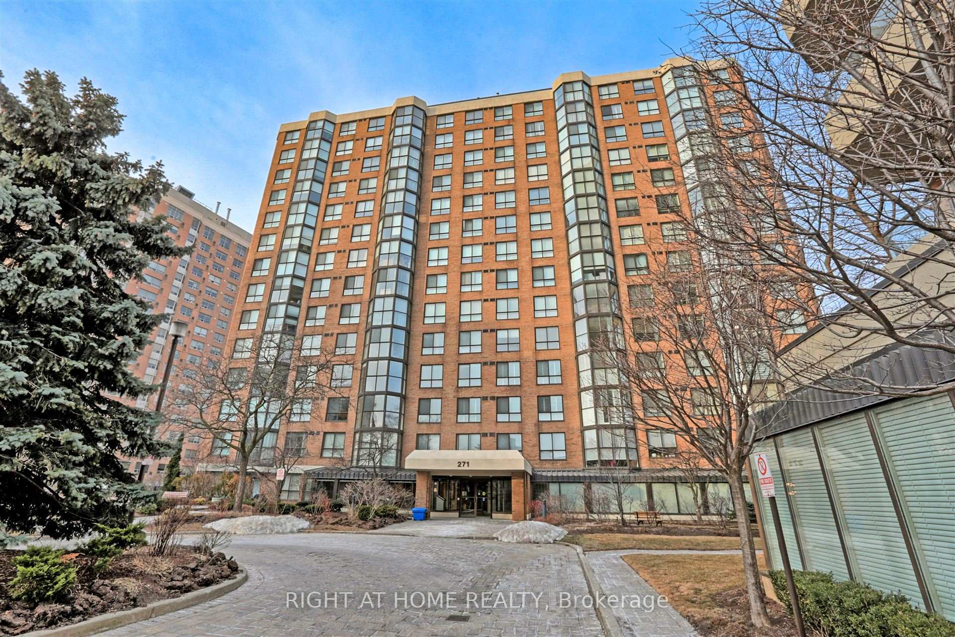Photo 4 of Unit 305, 271 Ridley Boulevard, Toronto, Bedford Park-Nortown — HOMEH