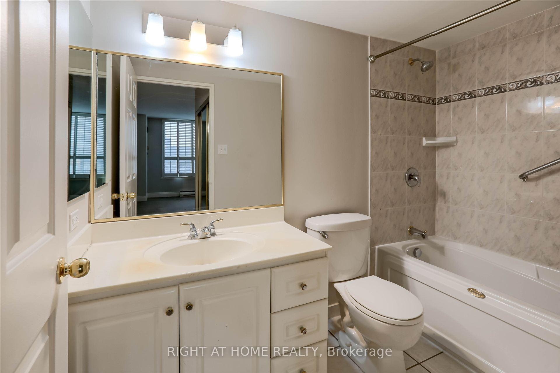 Photo 23 of Unit 305, 271 Ridley Boulevard, Toronto, Bedford Park-Nortown — HOMEH