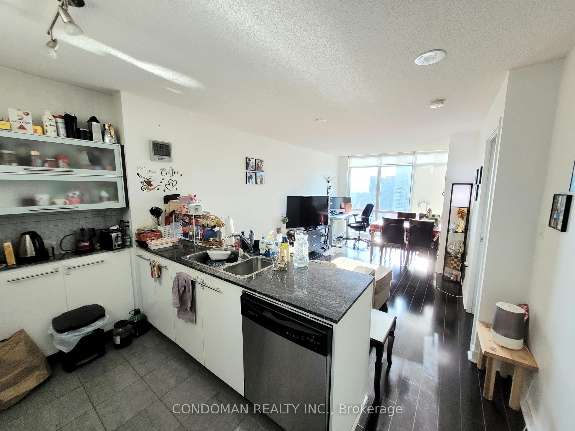 Front of Unit 2902, 11 Brunel Court