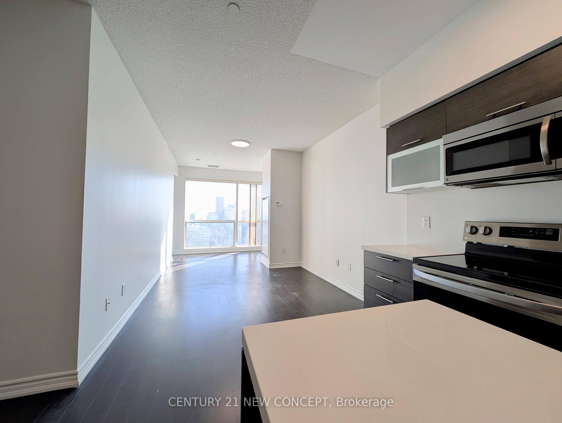 Front of Unit 5608, 386 Yonge Street