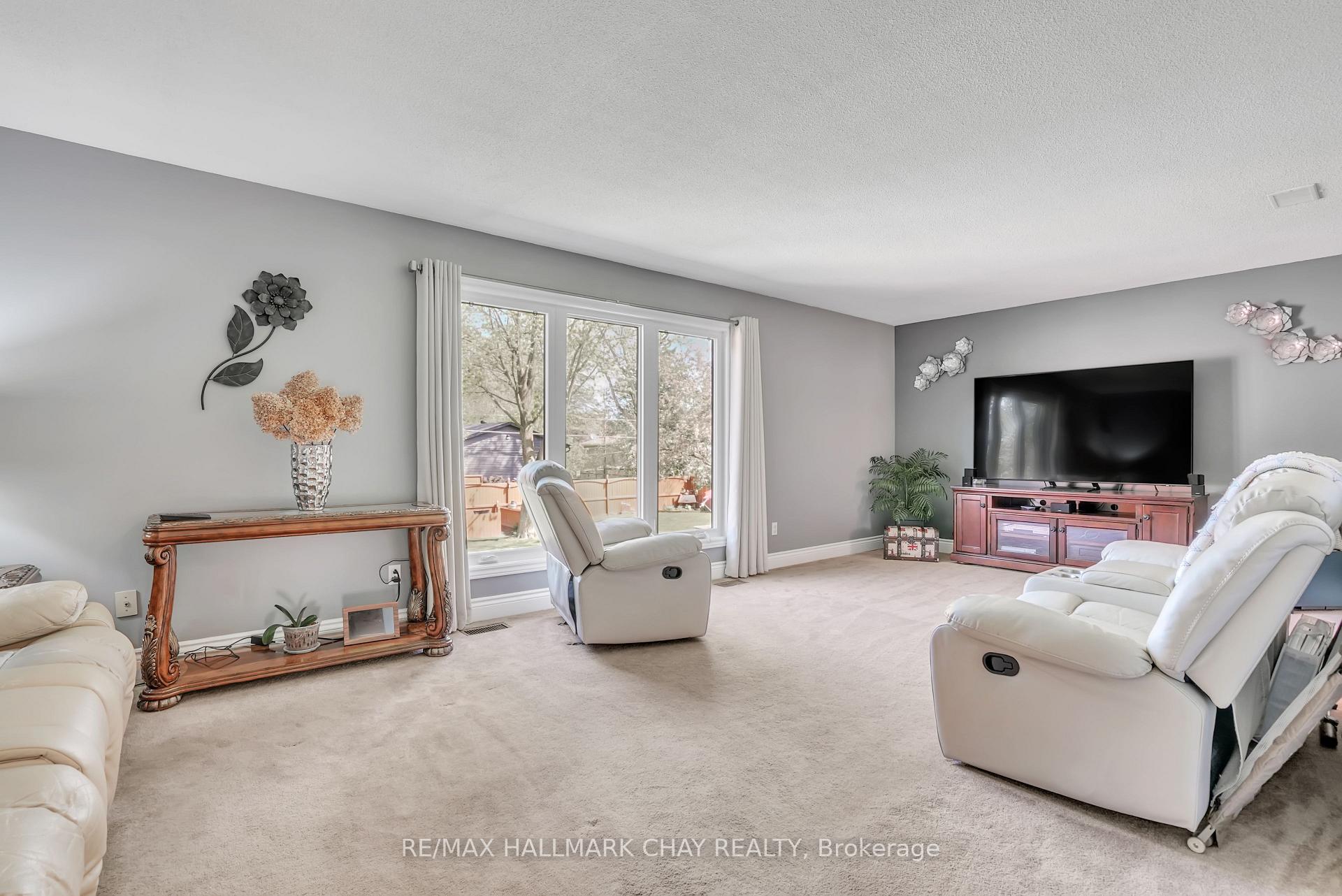 Photo 15 of 215 McGeorge Avenue, Essa, Angus — HOMEH