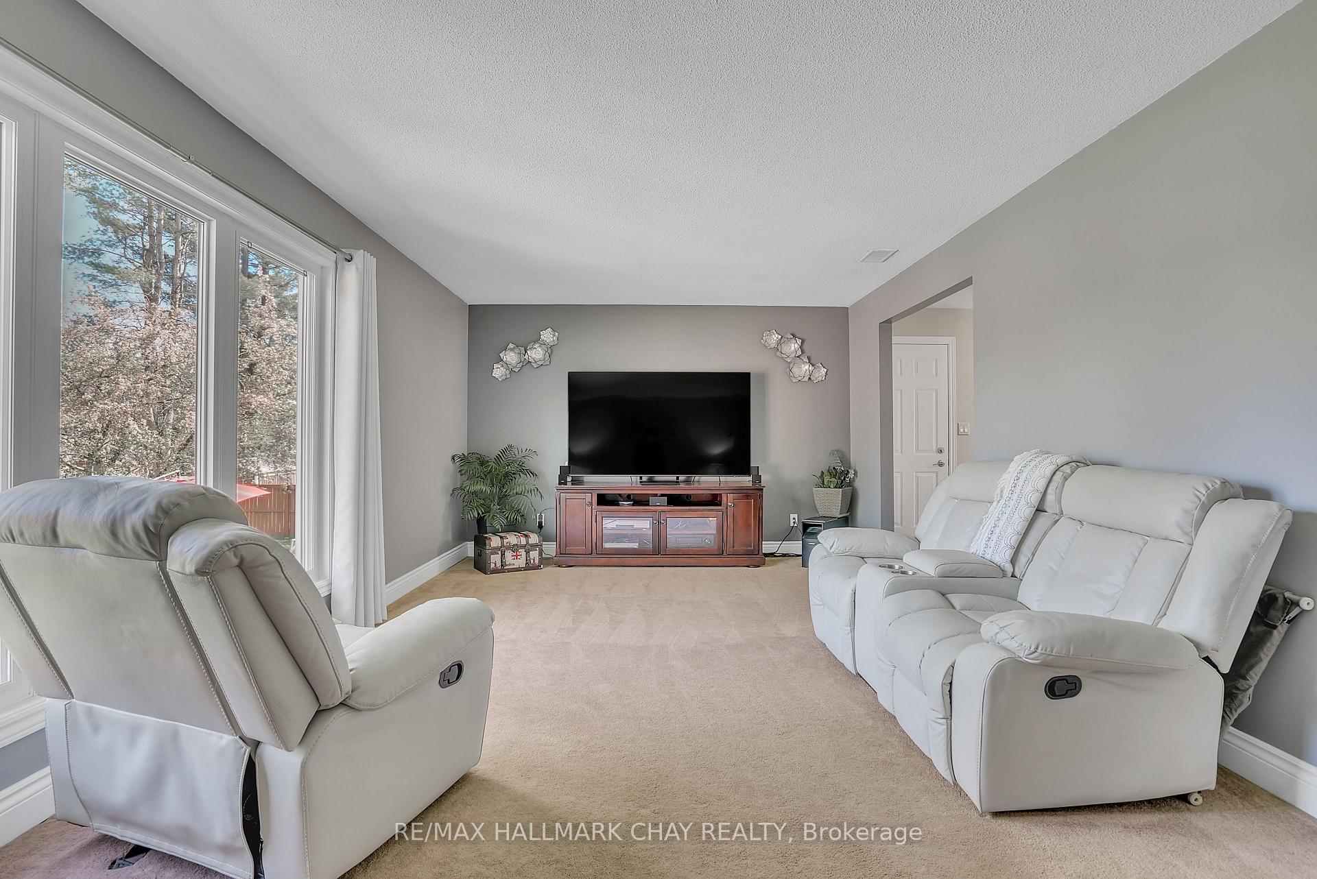 Photo 16 of 215 McGeorge Avenue, Essa, Angus — HOMEH