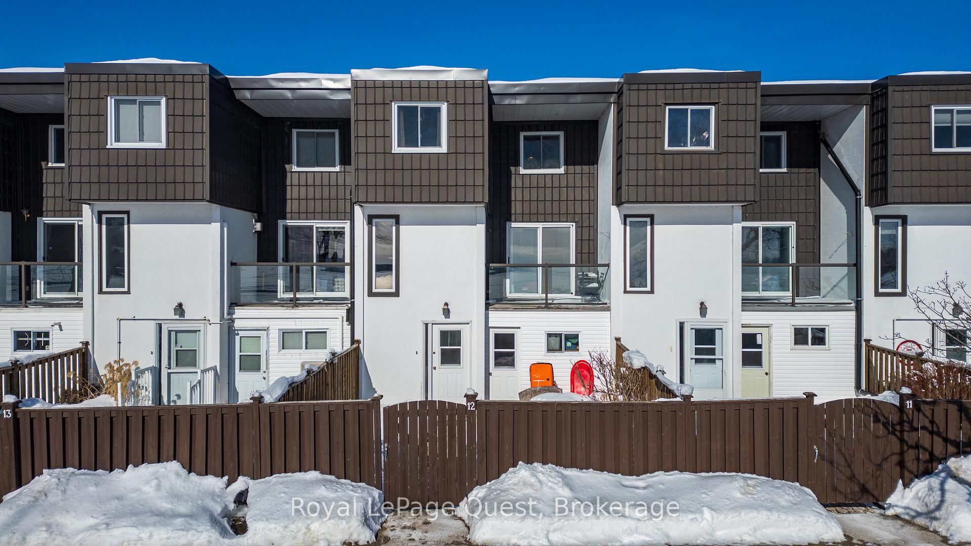 Front of Unit unit 12, 40 Victoria Crescent S