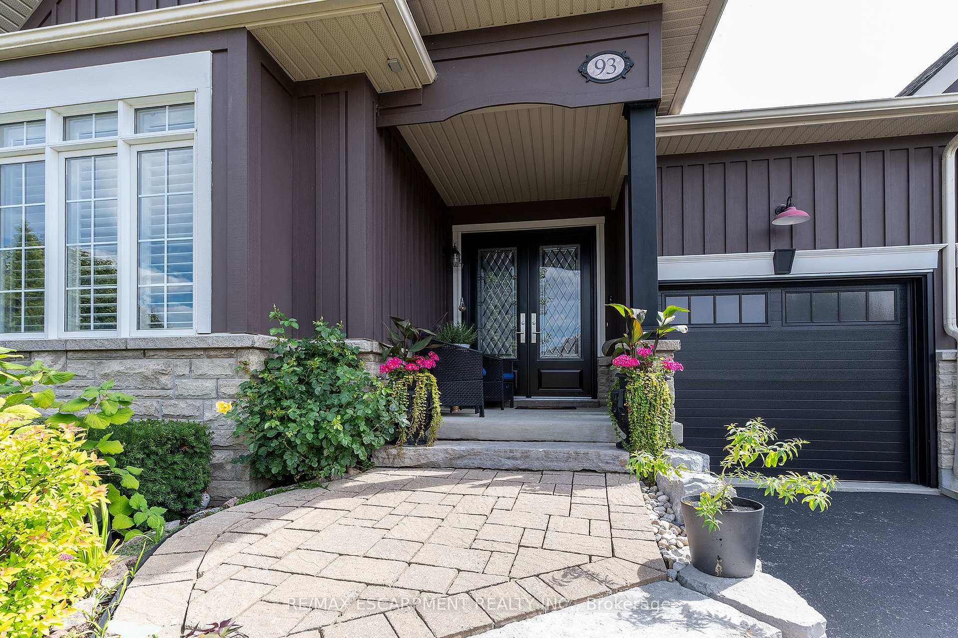 Photo 3 of Unit 35, 93 Aberfoyle Mill Crescent, Puslinch, Aberfoyle — HOMEH