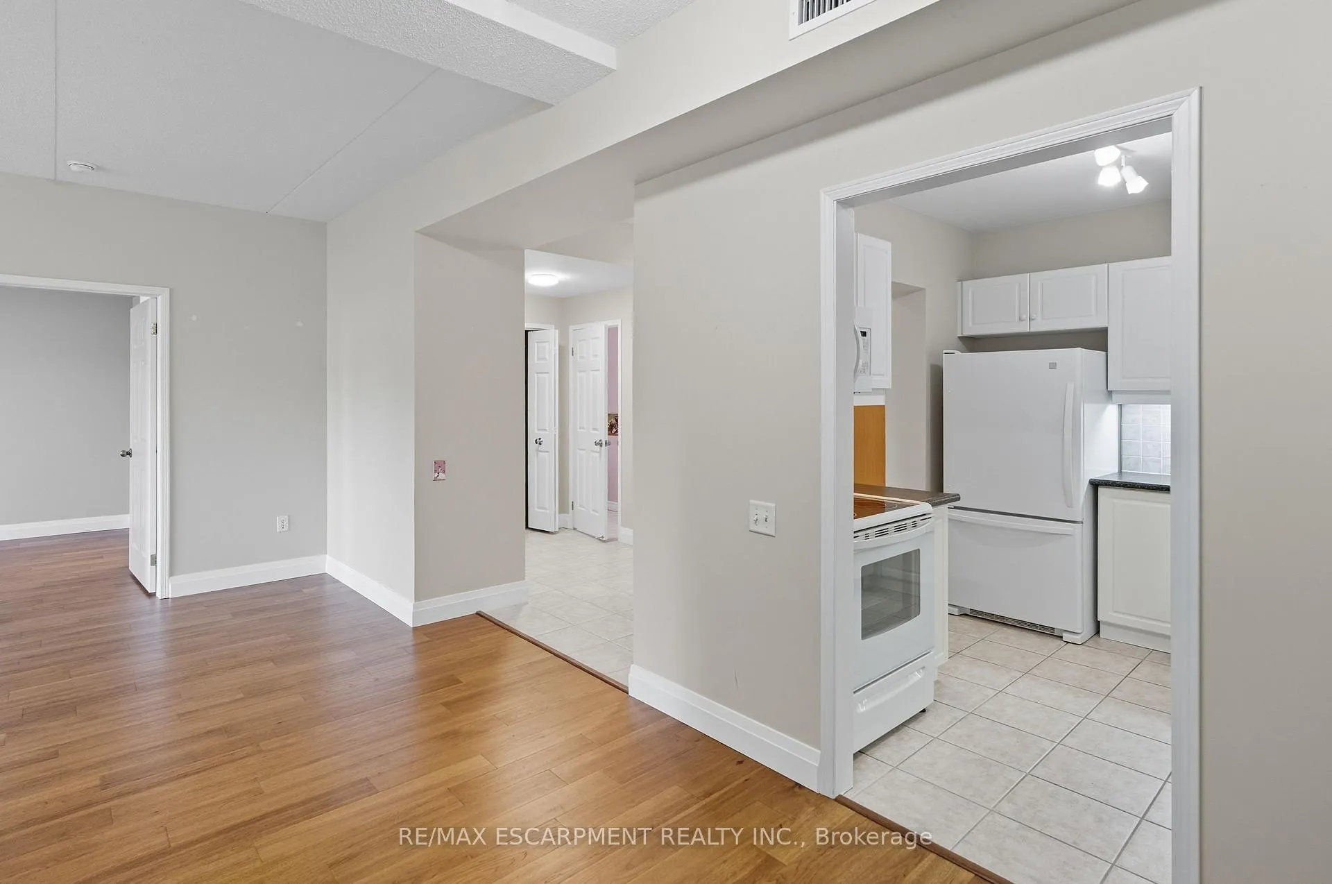 Photo 9 of Unit 211, 2075 Amherst Heights Drive, Burlington, Brant Hills — HOMEH