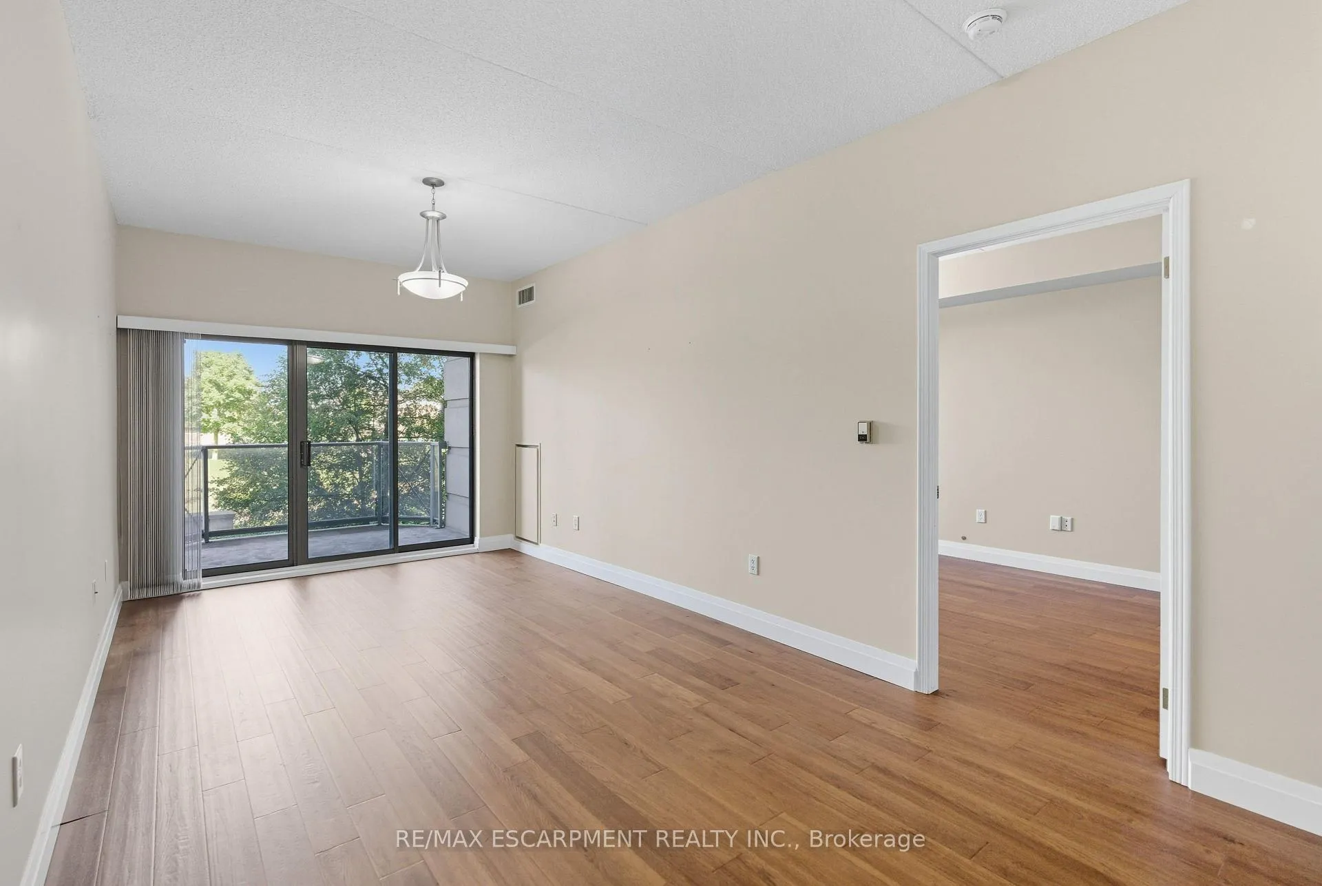 Photo 14 of Unit 211, 2075 Amherst Heights Drive, Burlington, Brant Hills — HOMEH