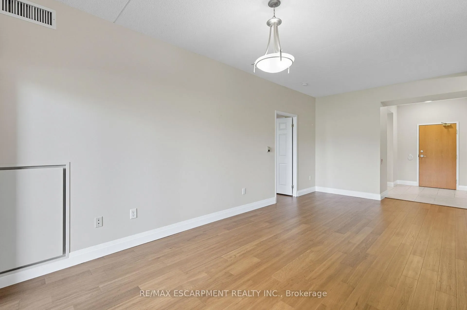 Photo 18 of Unit 211, 2075 Amherst Heights Drive, Burlington, Brant Hills — HOMEH