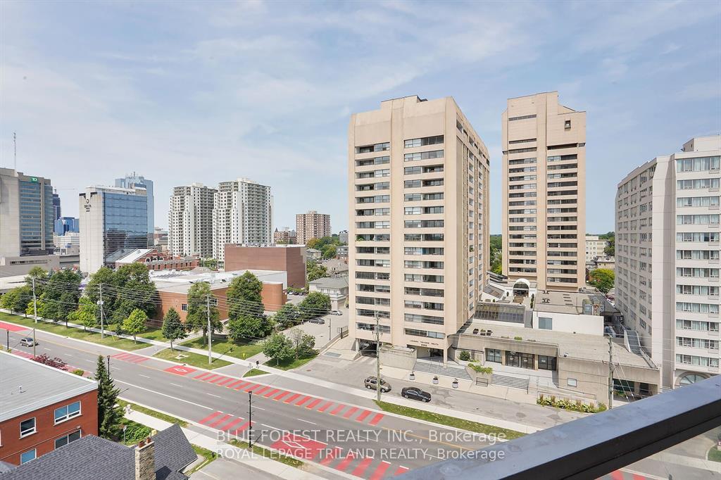 Front of Unit 1006, 363 Colborne Street