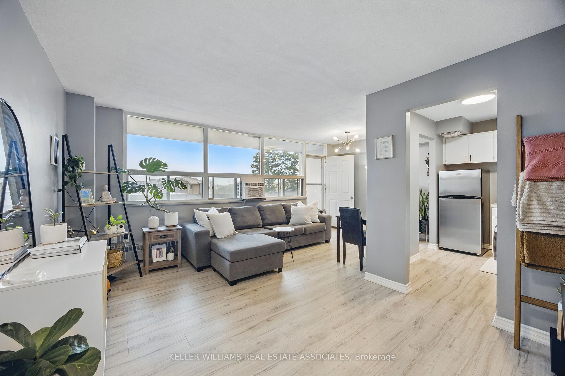Photo 1 of Unit 304, 15 Albright Road, Hamilton, Vincent — HOMEH