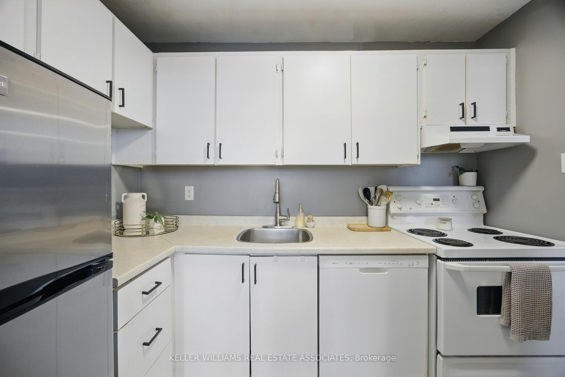 Photo 10 of Unit 304, 15 Albright Road, Hamilton, Vincent — HOMEH