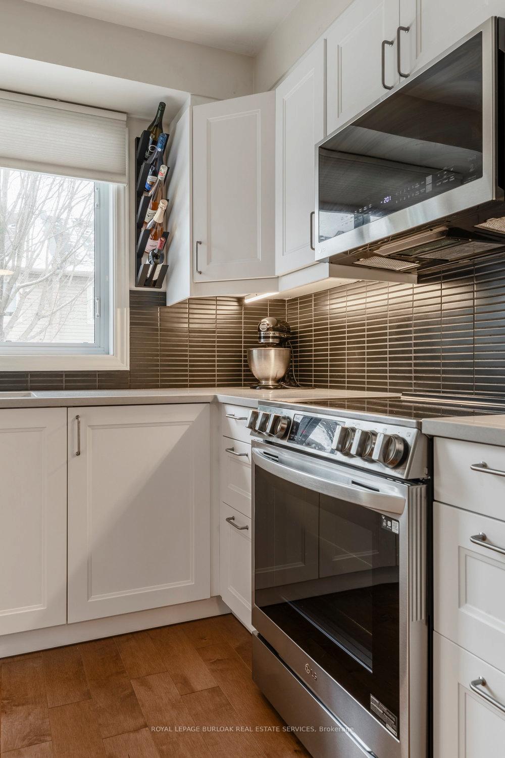 Photo 6 of Unit 46, 710 Spring Gardens Road, Burlington, Bayview — HOMEH