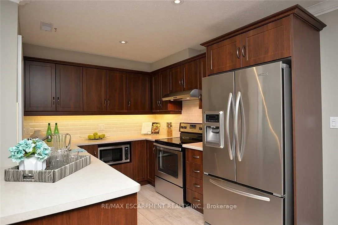 Photo 18 of 41 Sister Kern Terrace, Hamilton, Kennedy — HOMEH