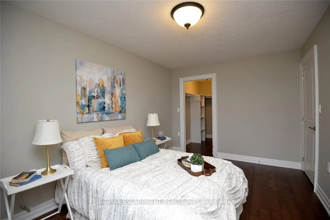 Photo 21 of 41 Sister Kern Terrace, Hamilton, Kennedy — HOMEH
