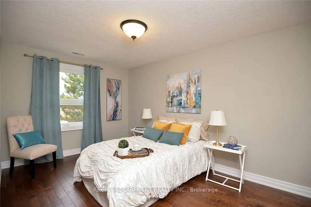 Photo 22 of 41 Sister Kern Terrace, Hamilton, Kennedy — HOMEH