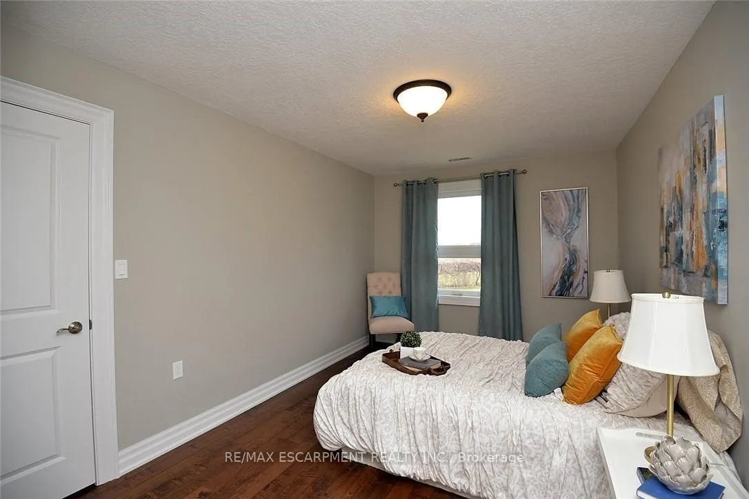 Photo 23 of 41 Sister Kern Terrace, Hamilton, Kennedy — HOMEH