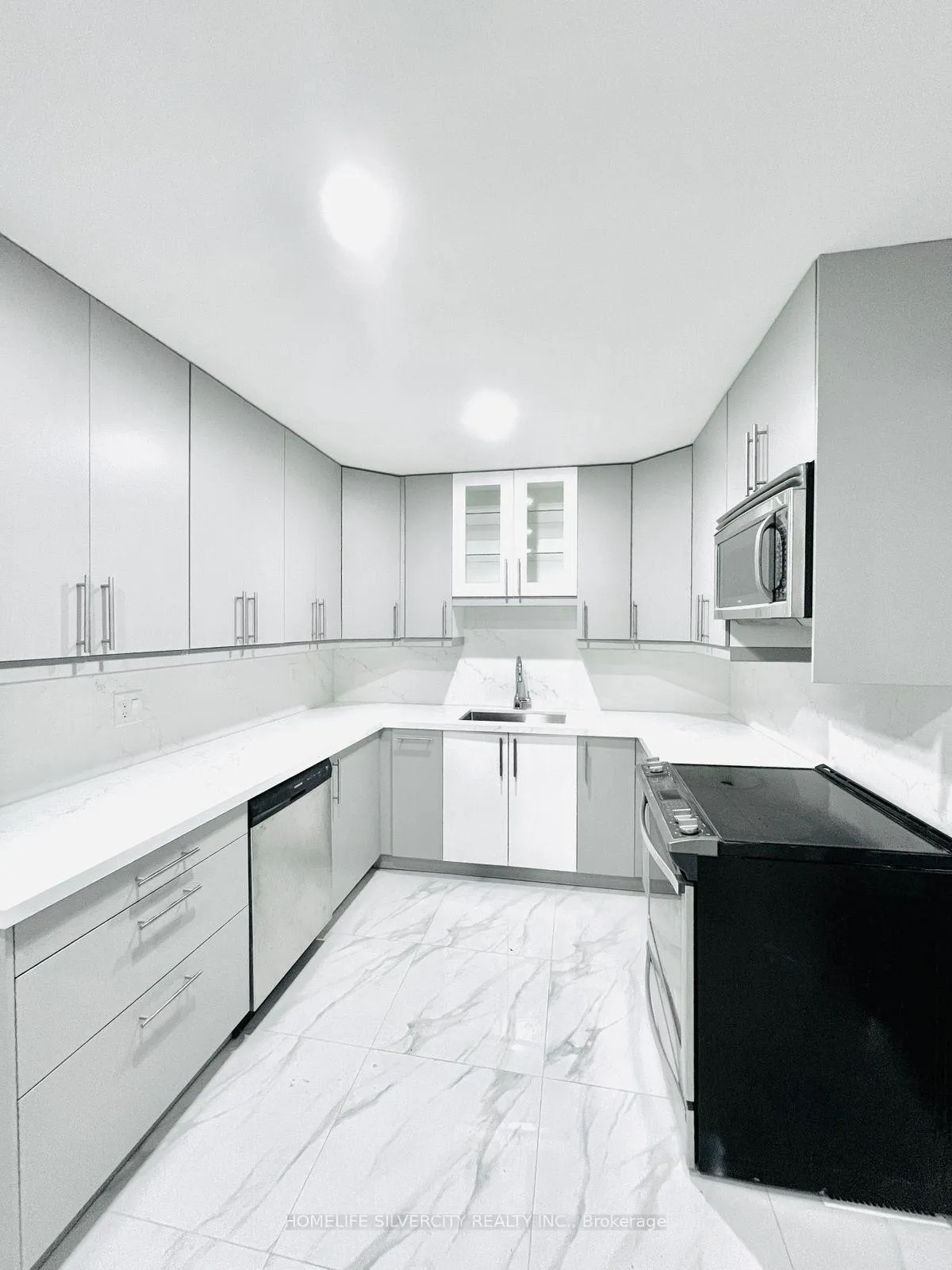 Photo 2 of 26 Niles Way, Markham, Aileen-Willowbrook — HOMEH