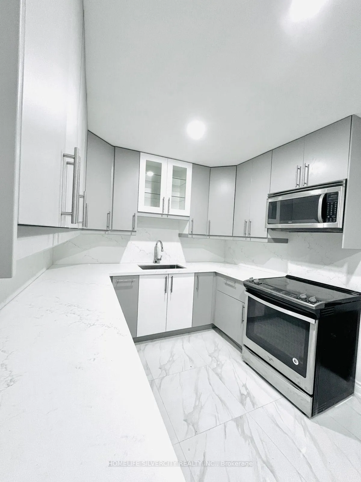 Photo 3 of 26 Niles Way, Markham, Aileen-Willowbrook — HOMEH