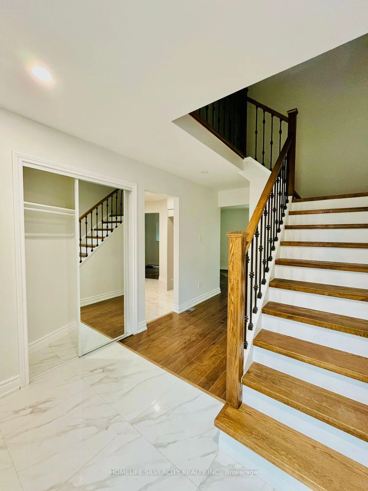 Photo 7 of 26 Niles Way, Markham, Aileen-Willowbrook — HOMEH