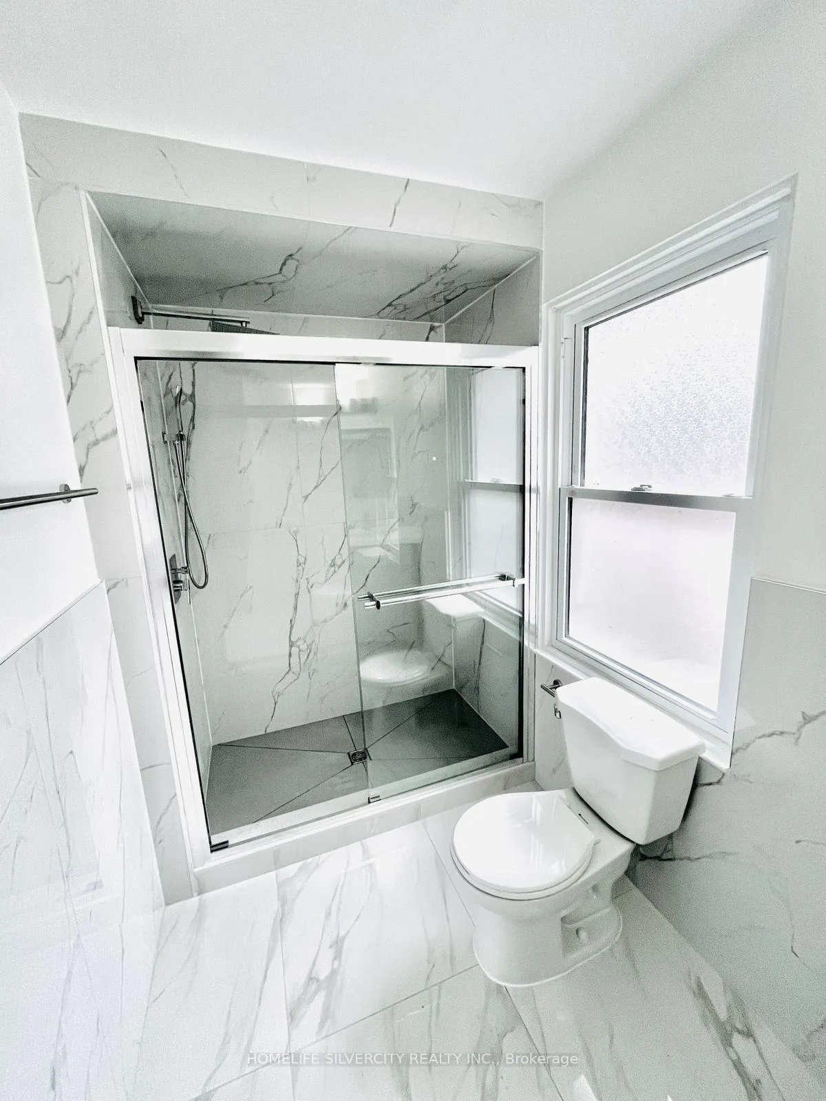 Photo 11 of 26 Niles Way, Markham, Aileen-Willowbrook — HOMEH