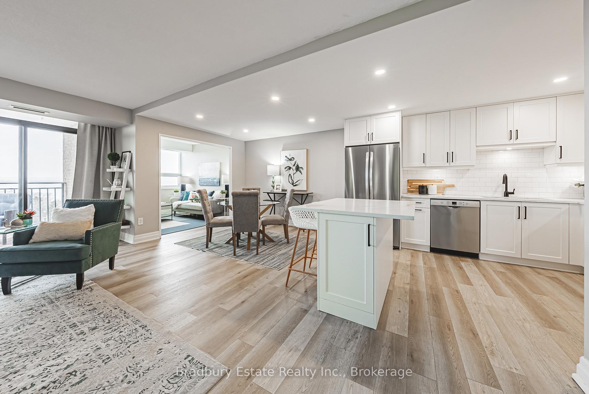 Photo 4 of Unit 1114, 500 Green Road, Hamilton, Lakeshore — HOMEH