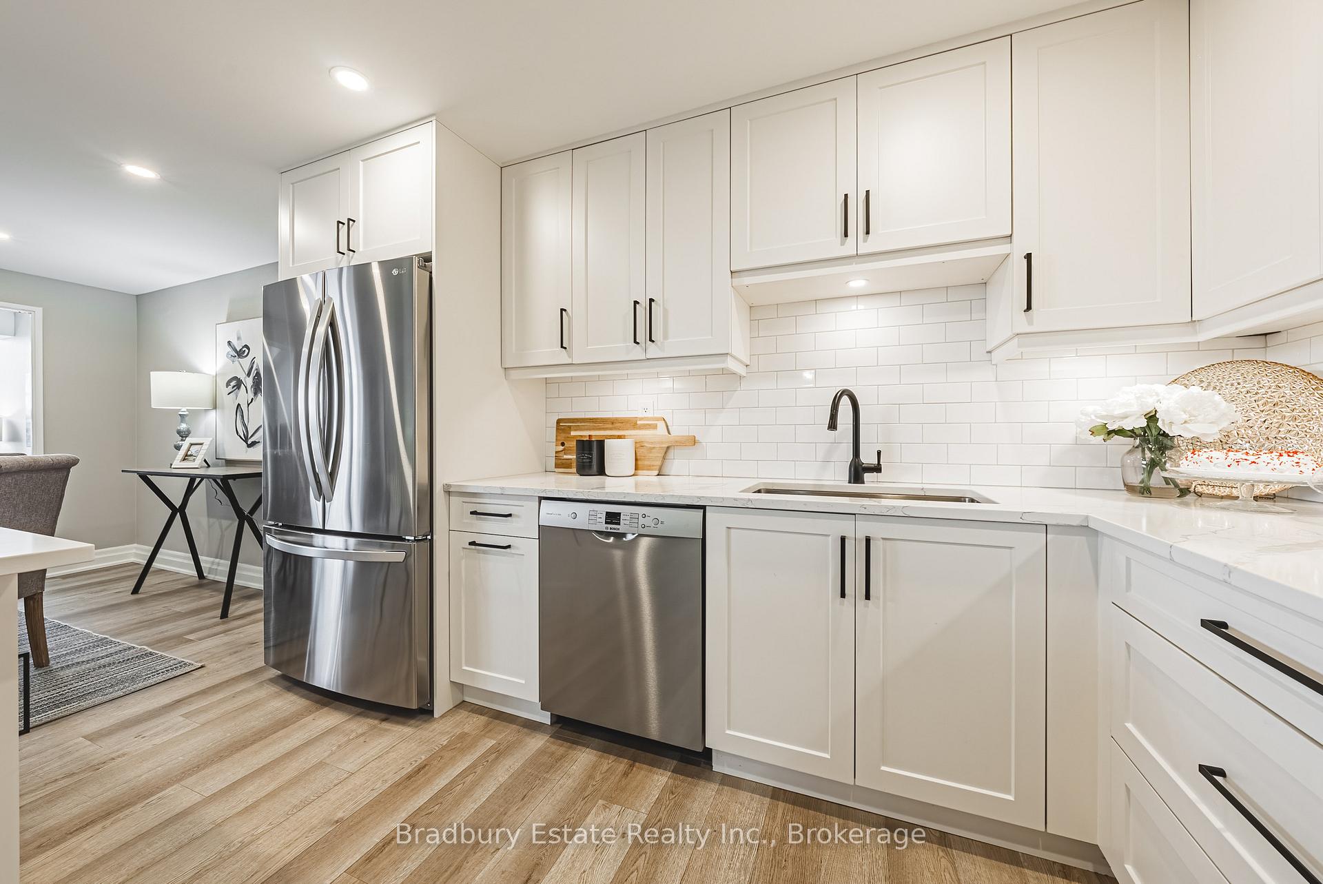Photo 6 of Unit 1114, 500 Green Road, Hamilton, Lakeshore — HOMEH