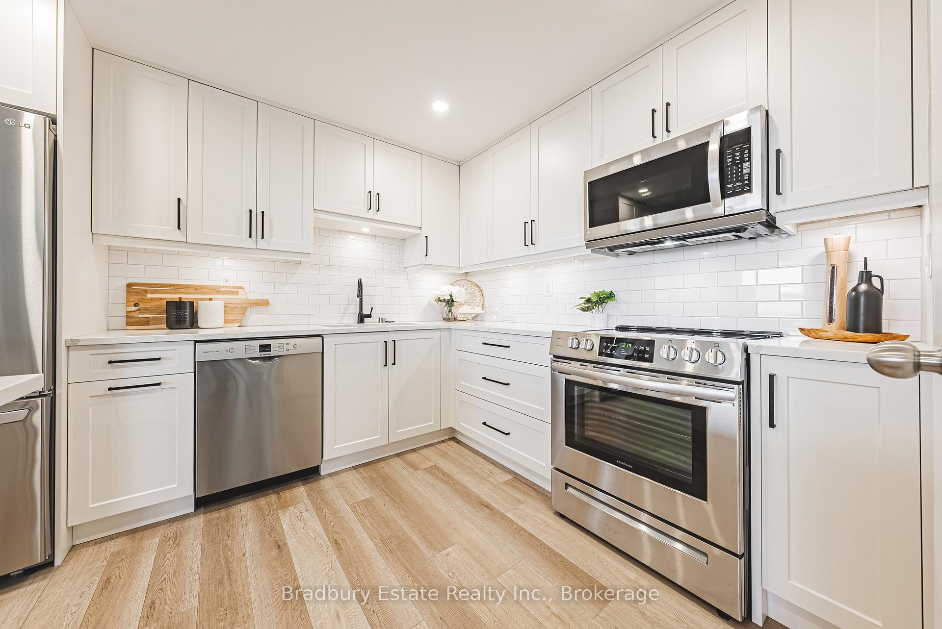 Photo 7 of Unit 1114, 500 Green Road, Hamilton, Lakeshore — HOMEH