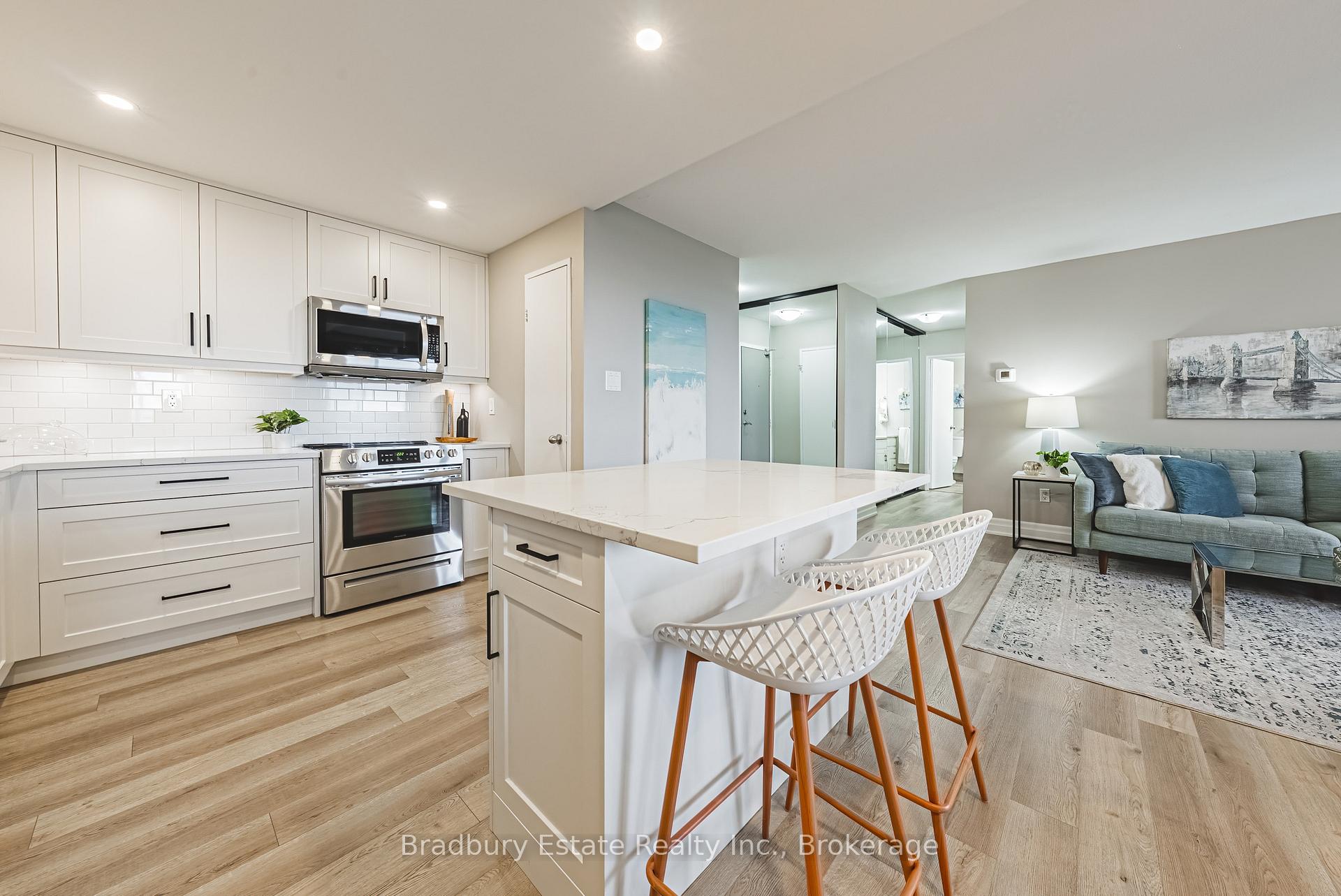 Photo 8 of Unit 1114, 500 Green Road, Hamilton, Lakeshore — HOMEH