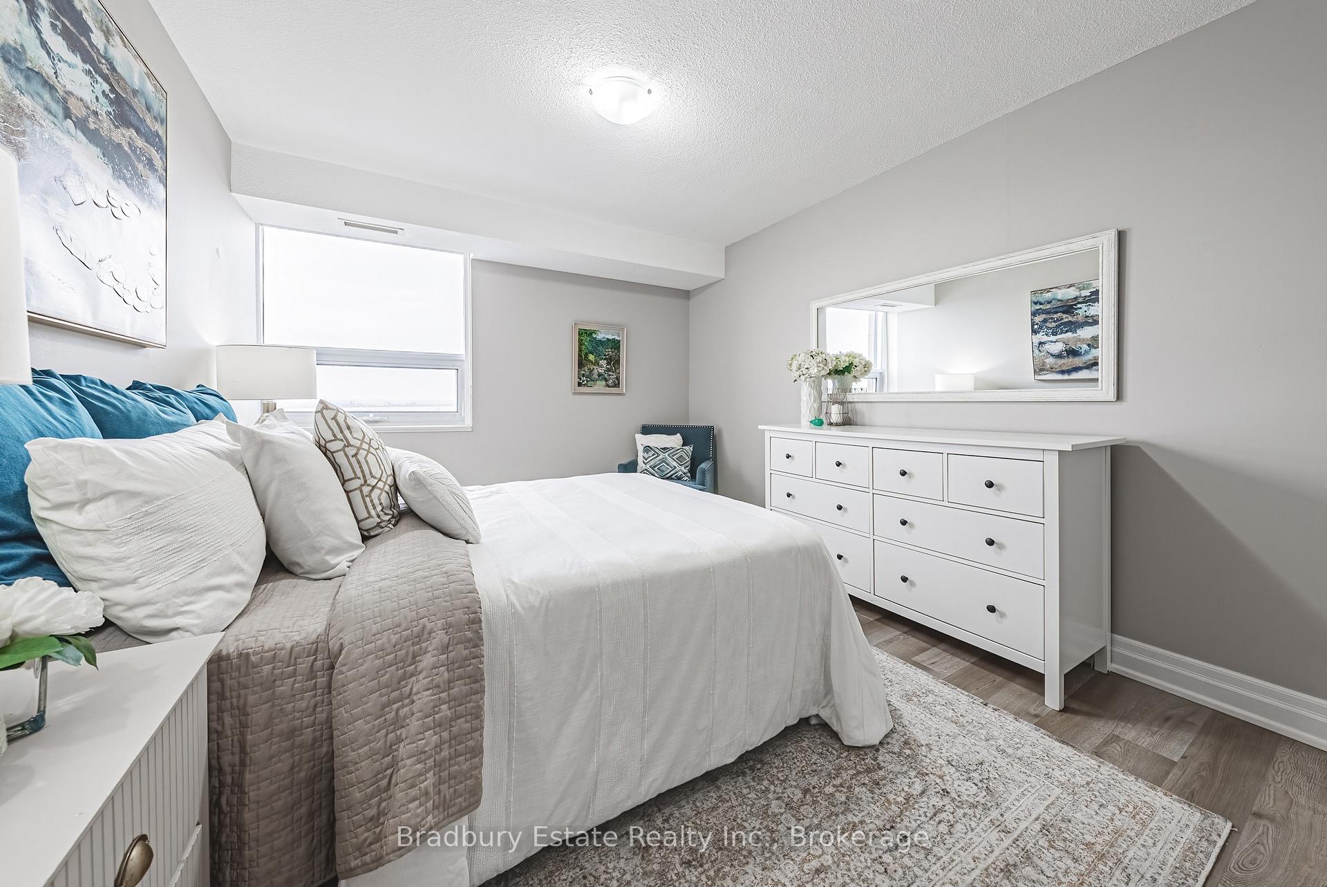 Photo 16 of Unit 1114, 500 Green Road, Hamilton, Lakeshore — HOMEH
