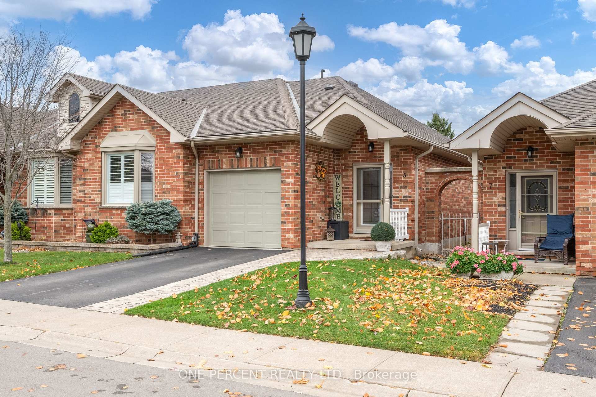 Photo 1 of 5 Twentyplace Boulevard, Hamilton, Twenty Place — HOMEH