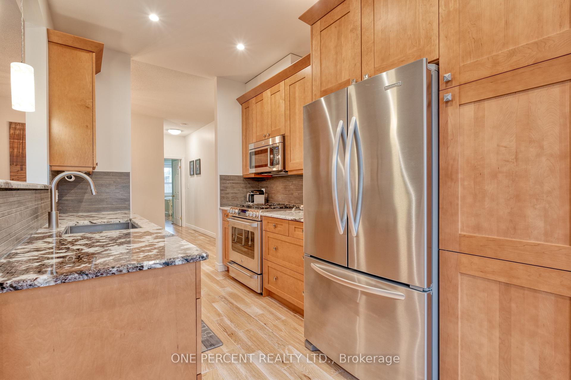 Photo 15 of 5 Twentyplace Boulevard, Hamilton, Twenty Place — HOMEH